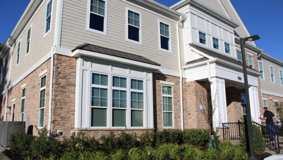 SINGLE HUNG - TRANSOMS - APARTMENT - CLUBHOUSE